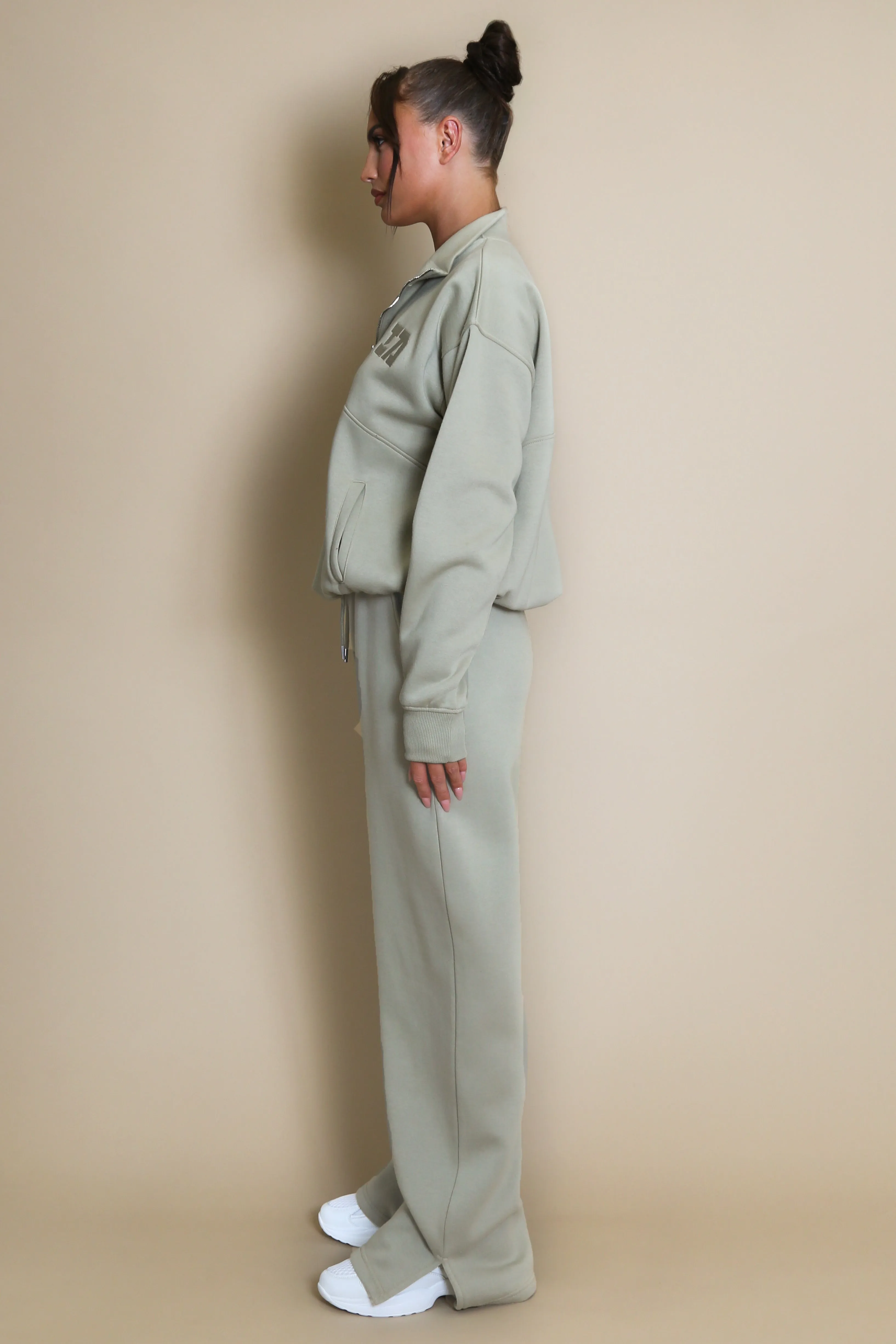 Iconic Athletics Half Zip Pull Over Sweatshirt In Sage Green