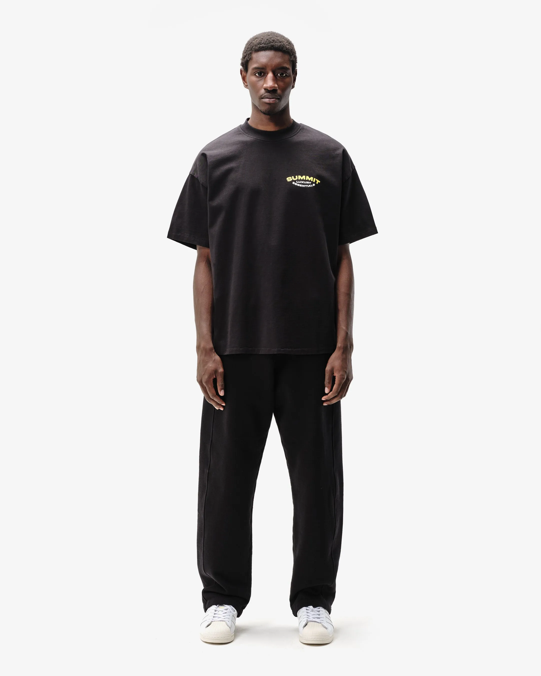 LUXURY ESSENTIALS T-SHIRT - BLACK