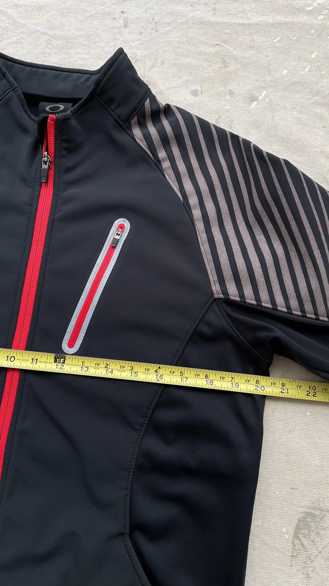 Oakley Running Zip Jacket—[M]